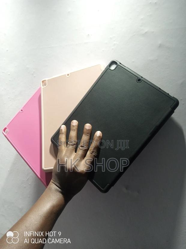 Apple iPad 10.2 9th Generation Beautiful Case With Pen Space · Photo 4