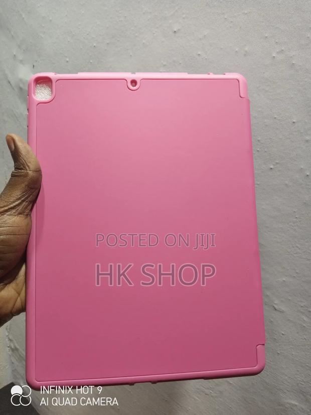 Apple iPad 10.2 9th Generation Beautiful Case With Pen Space · Photo 5
