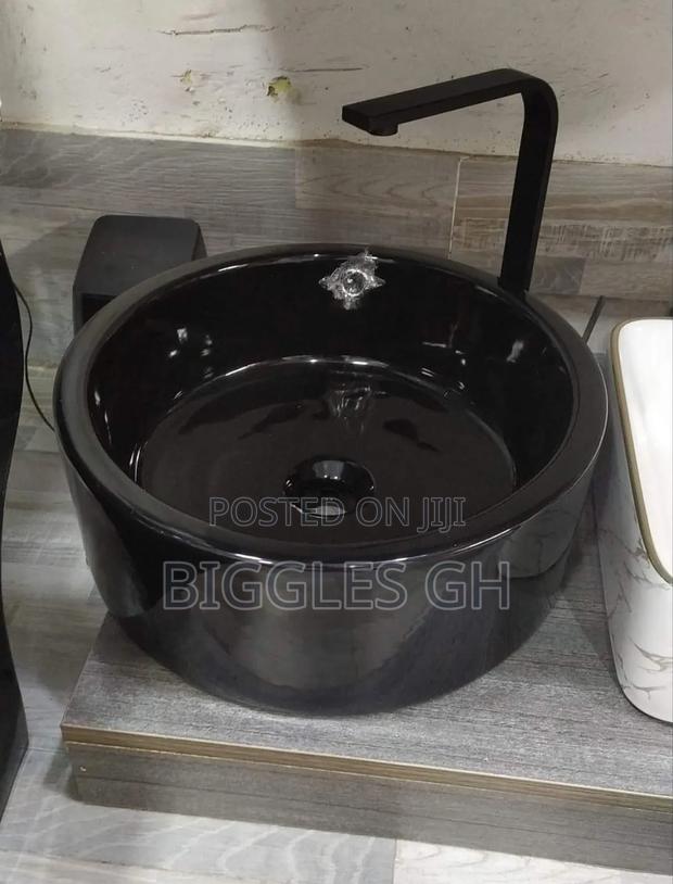 Pedicure Bowl/ Countertop Basin With Tap · Photo 1