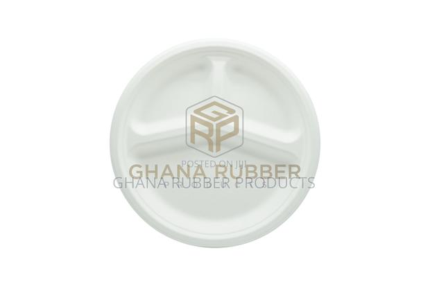 3-Section Bagasse Round Plates 10-Inches (500pcs) · Photo 2