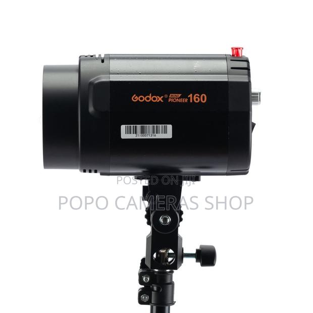 Godox Pioneer 160 Watts Mini Strobe · Photo 1