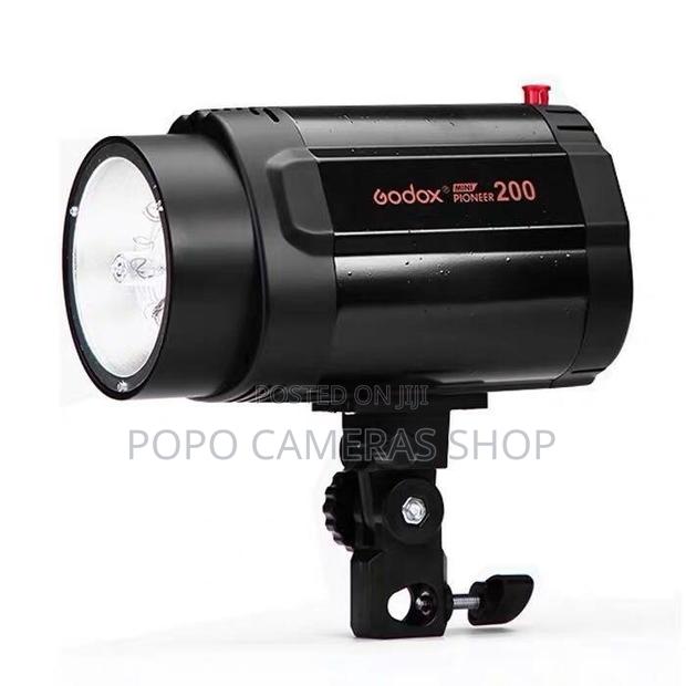 Godox Pioneer 200W Mini Strobe Light · Photo 1