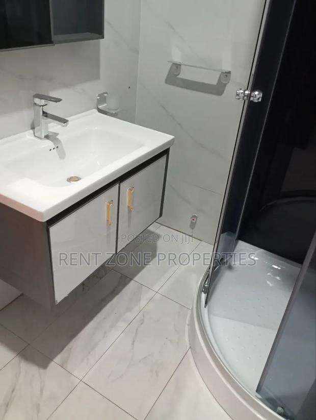 3bdrm Townhouse/Terrace in Rent Zone Properties, Pokuase for sale · Photo 8
