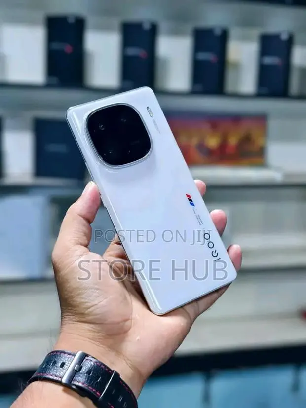 New Vivo iQOO 12 1 TB Gray · Photo 1