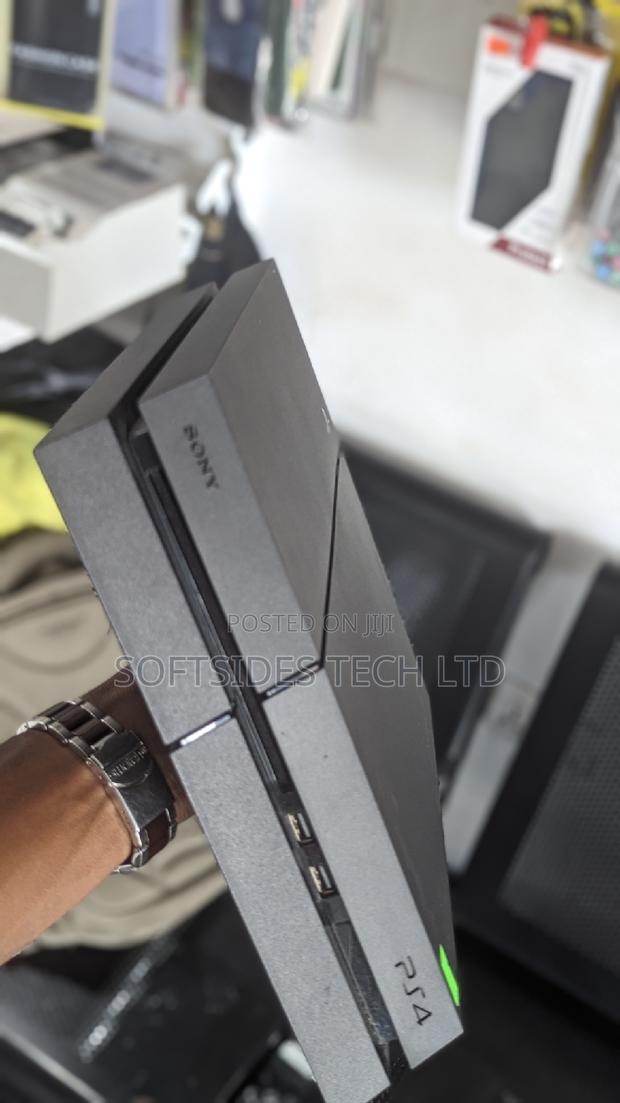 Sony Ps 4 Standard With 8 Games at Affordable Prices · Photo 3