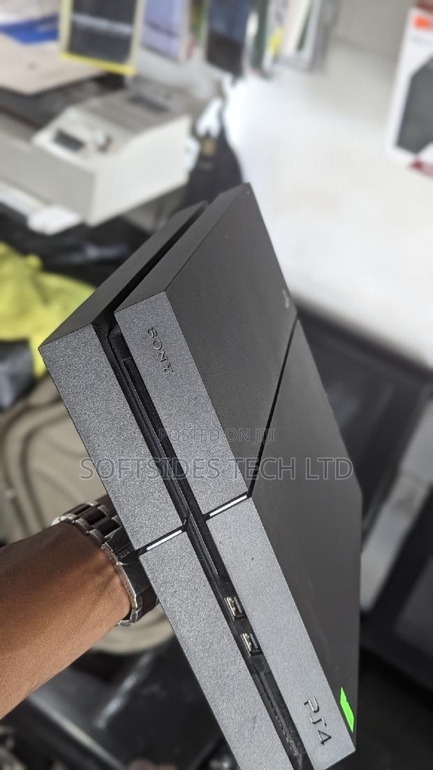 Sony Ps 4 Standard With 8 Games at Affordable Prices · Photo 1