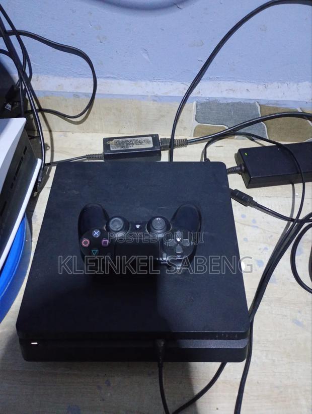 Playstation 4 Slim With 6 Games · Photo 1
