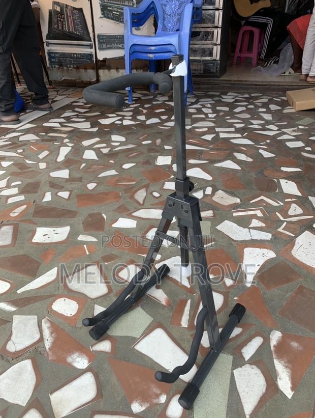 Guitar Stand · Photo 1