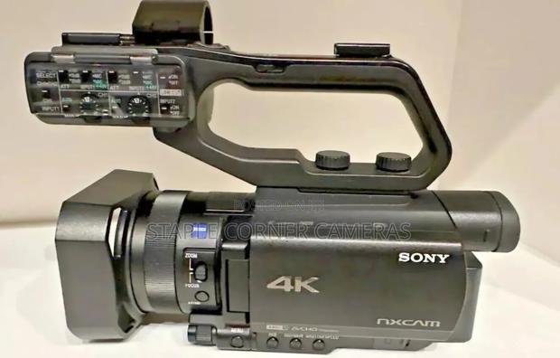 SONY HXR-Nx80 Nxcam Camcorder · Photo 1