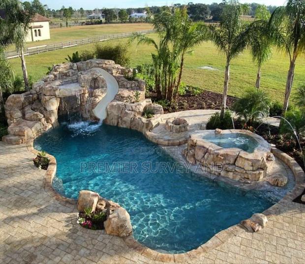 Luxurious Pool Design · Photo 3