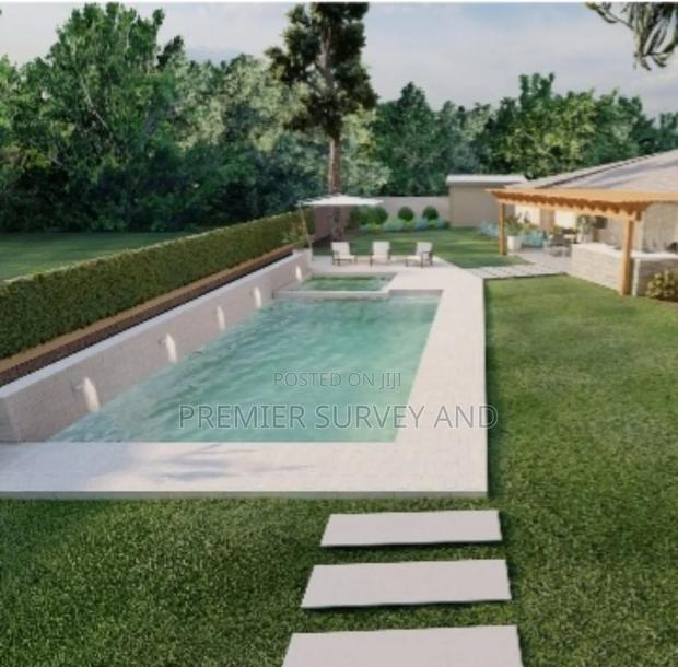 Luxurious Pool Design · Photo 5