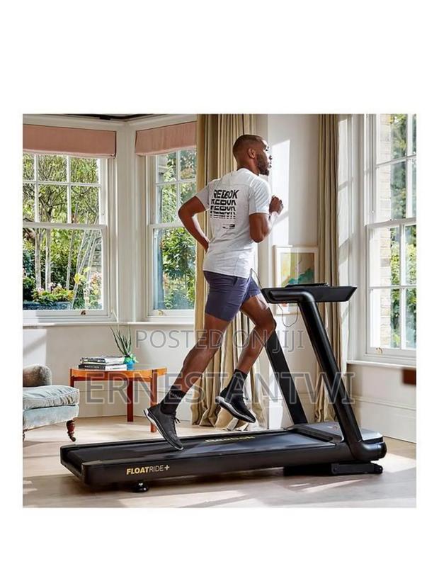 Reebok Floatride Touchscreen Treadmill · Photo 2