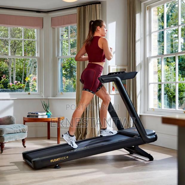 Reebok Floatride Touchscreen Treadmill · Photo 1