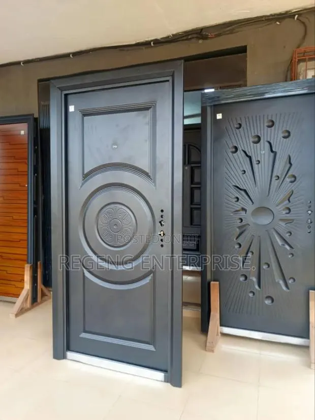 Black Exclusive Security Door · Photo 1