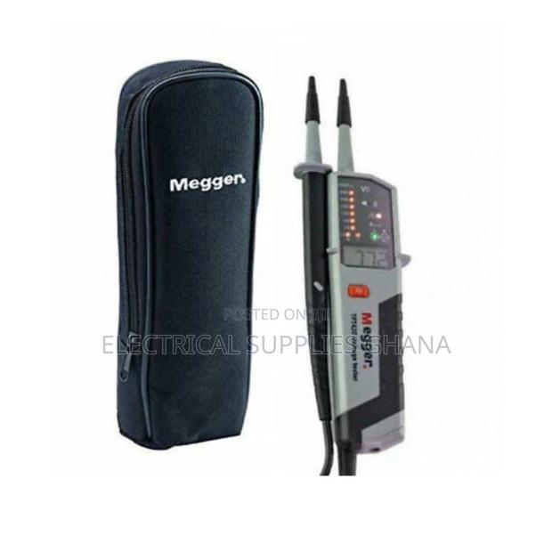 UNI-T UT200A Digital Clamp Meter · Photo 1