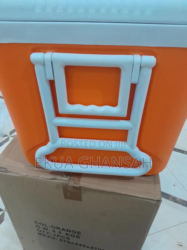 Season's Greetings Ice Chest · Photo 2