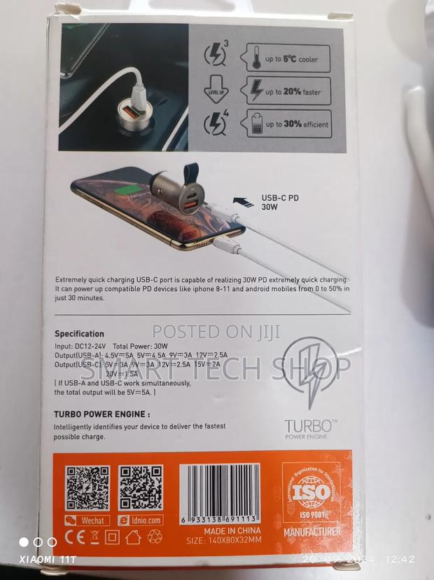 LDNIO 30W Extremely Quick Charge Dual Port Car Charger · Photo 4