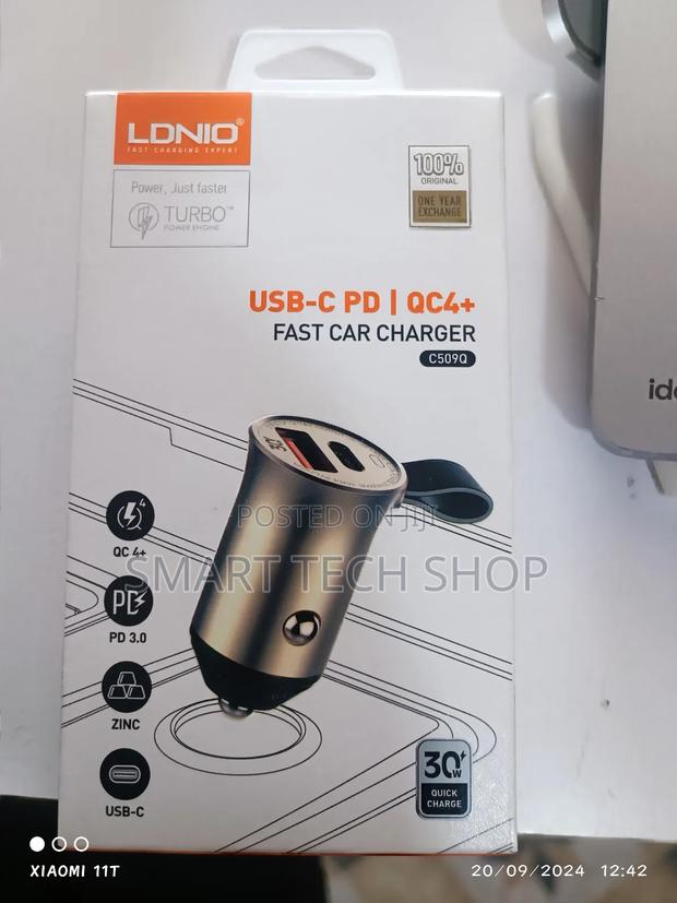 LDNIO 30W Extremely Quick Charge Dual Port Car Charger · Photo 1