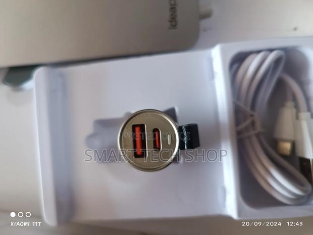 LDNIO 30W Extremely Quick Charge Dual Port Car Charger · Photo 6