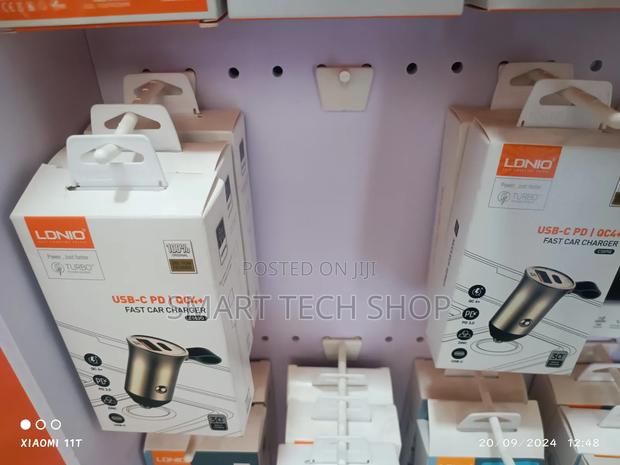 LDNIO 30W Extremely Quick Charge Dual Port Car Charger · Photo 7