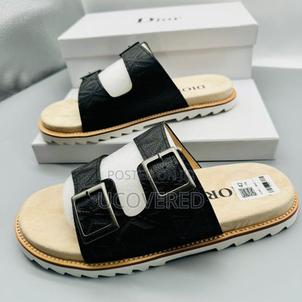 Dior Quality Slippers · Photo 2