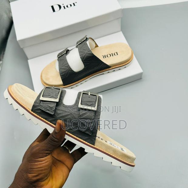 Dior Quality Slippers · Photo 5
