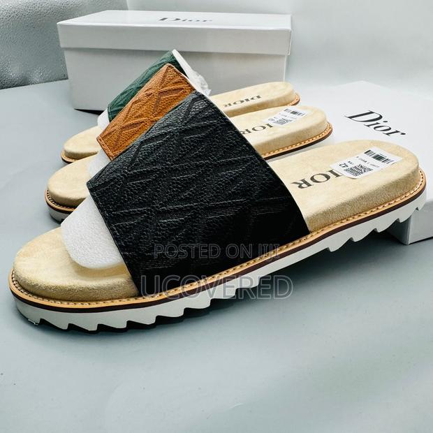 Dior Quality Slippers · Photo 4