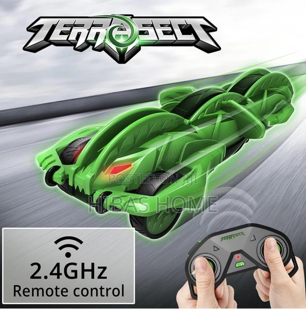 Alpha Group Terrasect Remote Control Transforming Vehicle 8+ · Photo 3