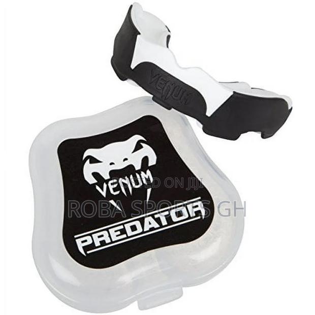 Venum Predator Mouth Guard · Photo 1