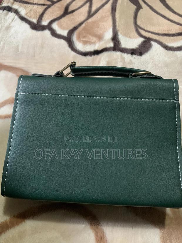 Women Vintage Crossbody Bag · Photo 4