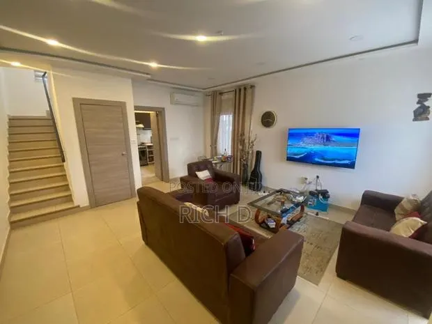 Furnished 2bdrm House in The Greens Estate, Community 25 for rent · Photo 1