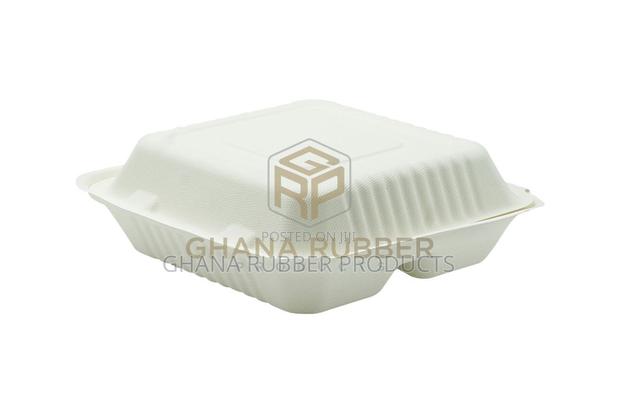 Bagasse 3-Section Clamshell Boxes 9" X 9" (200pcs) · Photo 1