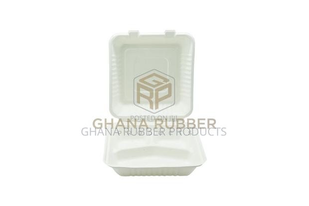 Bagasse 3-Section Clamshell Boxes 9" X 9" (200pcs) · Photo 3