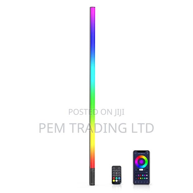 Luxceo MOOD1S RGB LED Tube Light · Photo 1