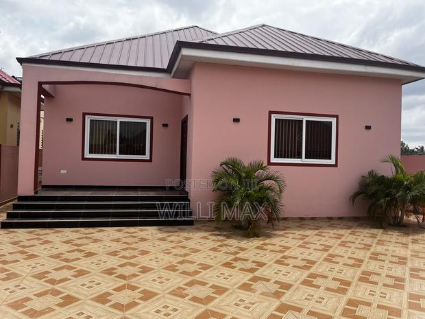 3bdrm Bungalow in Oyarifa for sale