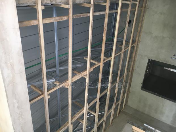 Ceiling Joints · Photo 1