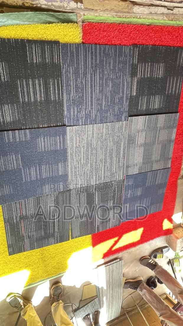 Premium Carpet Tiles · Photo 4