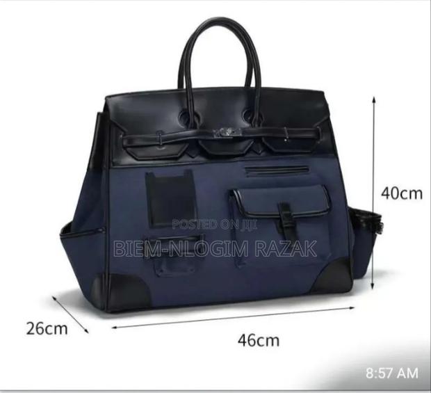 Have 40 Cargo Duffle Bags Available in Stock · Photo 3
