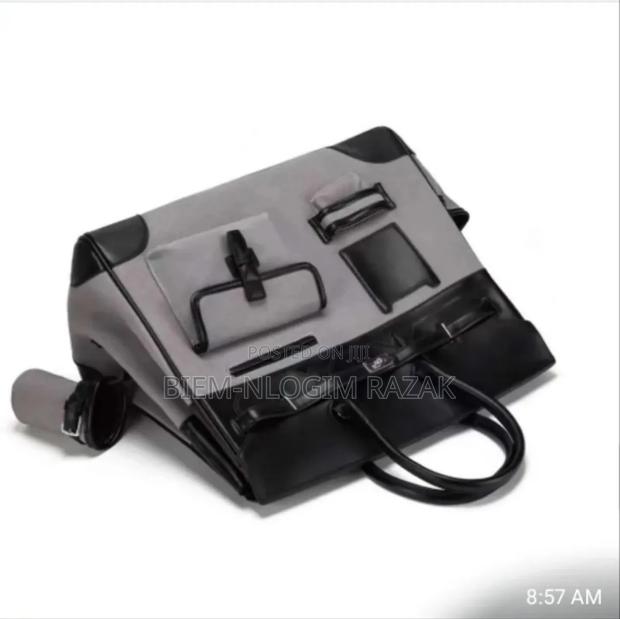 Have 40 Cargo Duffle Bags Available in Stock · Photo 4