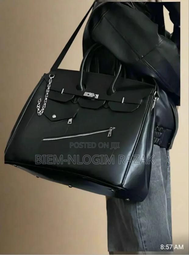 Have 40 Cargo Duffle Bags Available in Stock · Photo 7