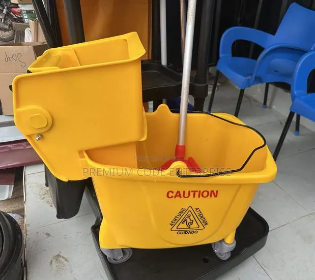 32 Liter Industrial Mop Bucket, Yellow · Photo 1