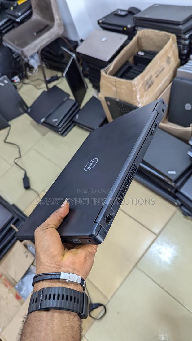 New Laptop Dell Latitude 5480 8GB Intel Core I5 SSD 256GB · Photo 5