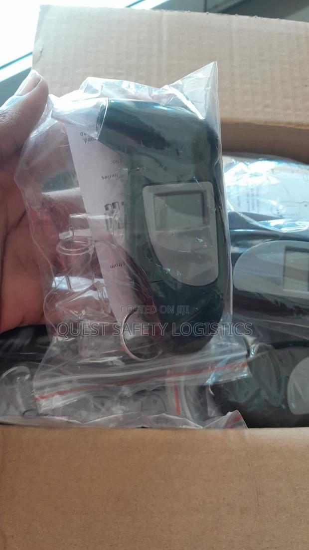 Alcohol Detector(Breathalyzer) · Photo 2