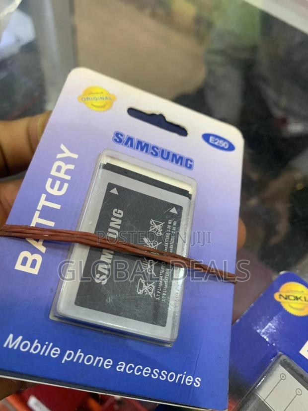Keypad/Yam Phone Batteries · Photo 4