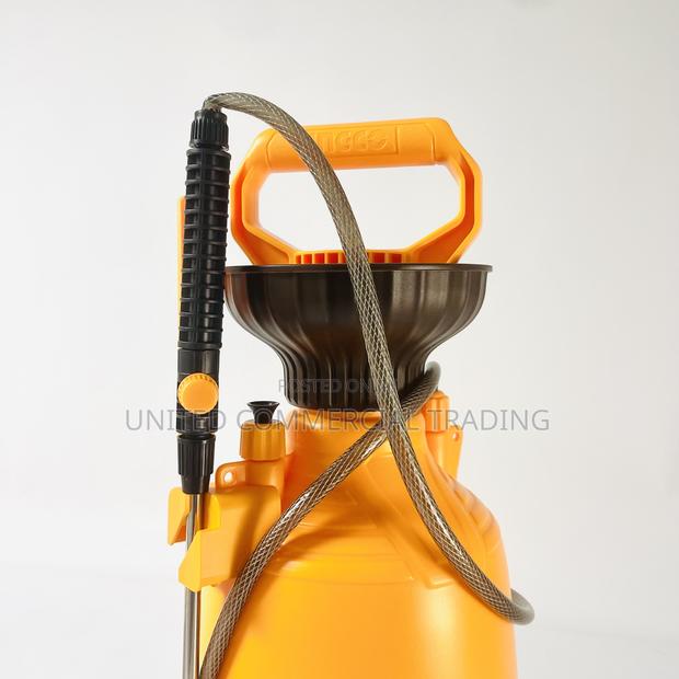 Pressure Sprayer · Photo 4