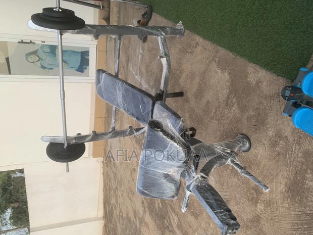 Commercial Weight Bench · Photo 1