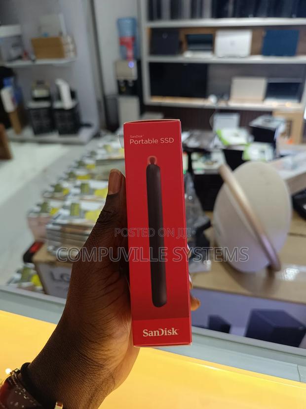 2tb Sandisk SSD · Photo 4