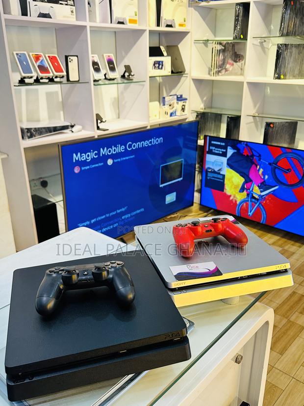 Playstation 4 Slim With Latest Games · Photo 2