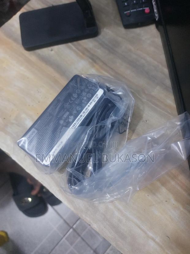 Lenovo Type C Charger · Photo 3