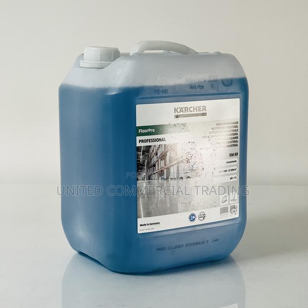 Industrial Cleaner · Photo 1